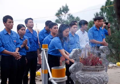 Bảo vệ khu mộ Đại tướng trong bão Haiyan ảnh 2