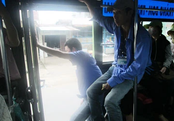 Đồng Nai: Xe buýt như xe “dù” ảnh 1