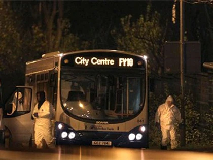 Nữ tài xế liều mạng giải cứu xe buýt bị gài bom ảnh 1