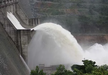 Siêu bão Hải Yến: Thủy điện đồng loạt xả lũ ảnh 1