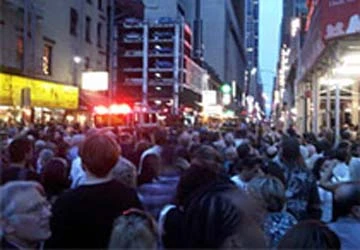 Trung tâm New York sơ tán vì chiếc xe bí ẩn ảnh 1