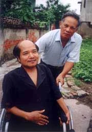 Nhà thơ Đỗ Trọng Khơi và nhà văn Tô Đức Chiêu.