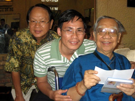 “Ngày đầu tiên” - tập thơ Xuân của Trần Hữu Lục ảnh 2