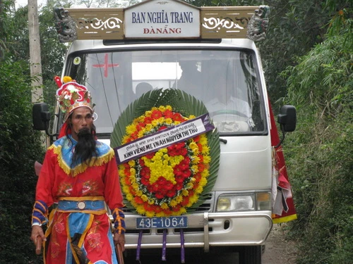 Tiễn đưa mẹ Thứ về với đất trời ảnh 14