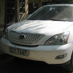 Phát hiện thêm nhiều ô tô xịn đeo biển kiểm soát giả ảnh 1