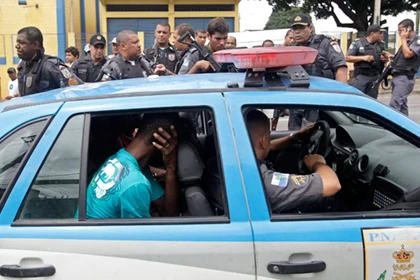 "Sói già" Mario Zagallo đụng cướp! ảnh 2