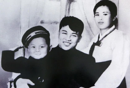 Cuộc đời nhà lãnh đạo Kim Jong-Il qua các bức ảnh ảnh 4 Cuộc đời nhà lãnh đạo Kim Jong-Il qua các bức ảnh ảnh 4