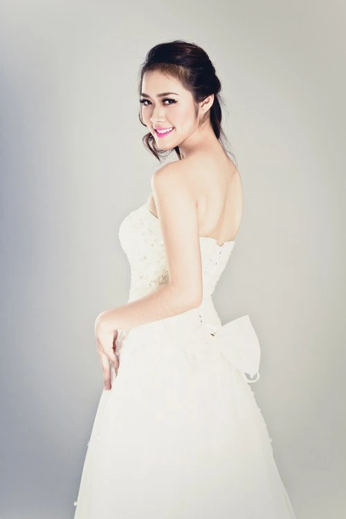 Hotgirl Diệp Bảo Ngọc: "19 tuổi lấy chồng đâu có sớm" ảnh 5
