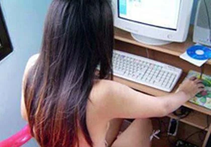 Trung Quốc: Mẹ bắt con 7 tuổi chat sex ảnh 1