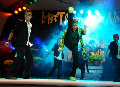 Mr Đàm trình diễn võ thuật đẹp mắt ảnh 4