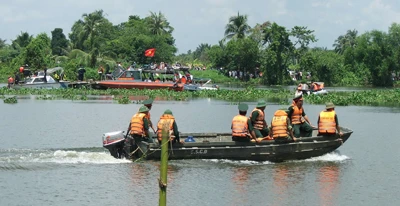 Trục vớt tàu nhà hàng Dìn Ký bị chìm: Đã vớt được 15 thi thể nạn nhân ảnh 9
