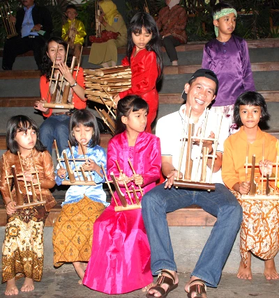 Nam Dương ký sự ảnh 1