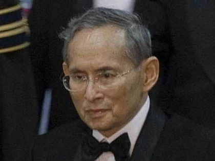 Chuyện tiêu tiền của các ông Vua ảnh 1