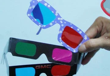 Xem phim 3D tại gia: Cẩn thận kính rẻ tiền! ảnh 1