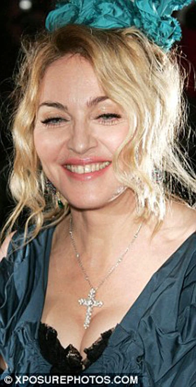 Madonna 51 tuổi tán tỉnh người mẫu 8X ảnh 1 Madonna 51 tuổi tán tỉnh người mẫu 8X ảnh 1