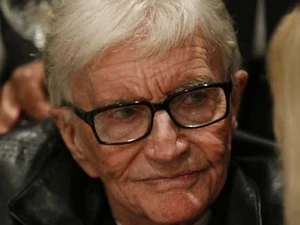 Vĩnh biệt đạo diễn serie phim hài "Pink Panther" ảnh 1