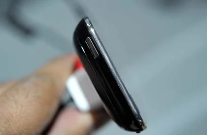 Điều khiển TV thiết kế giống điện thoại iPhone ảnh 9