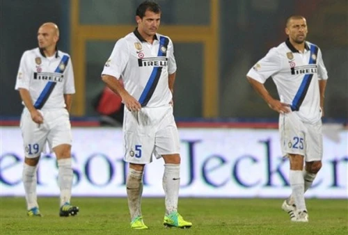 Inter lại thua, Robinho-Cassano giúp Milan giải hạn ảnh 2