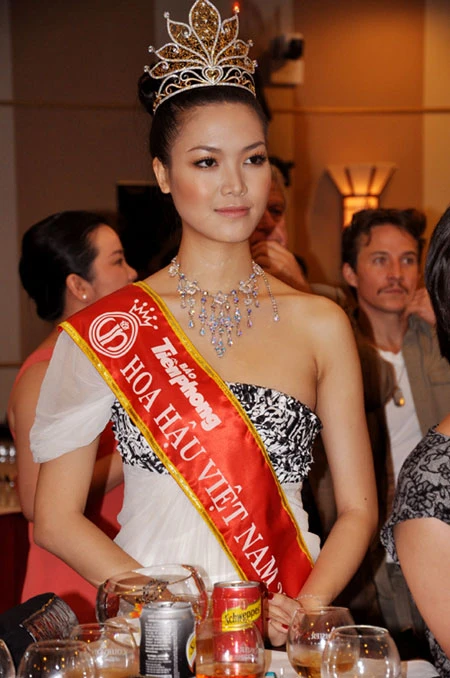 Thùy Dung, Mai Phương Thúy khoe sắc ảnh 7