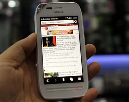 Mở hộp điện thoại Nokia 603 màn hình sáng nhất ở VN ảnh 2