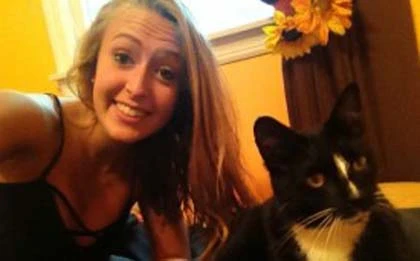 Thiếu nữ lừa hàng chục nghìn người dùng Twitter ảnh 1