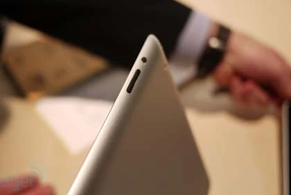 Ảnh thực tế Apple iPad thế hệ hai ảnh 11