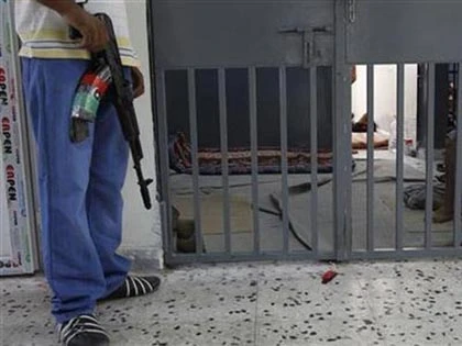 Trốn tù hàng loạt ở Libya ảnh 1