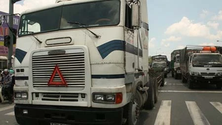 Kẹt xe "cứng ngắc" hơn 5km trên xa lộ Hà Nội ảnh 5