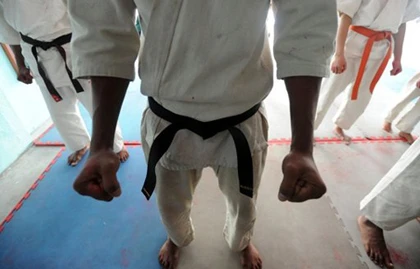 Võ sư karate nhận 302 năm tù vì cưỡng hiếp học sinh ảnh 1