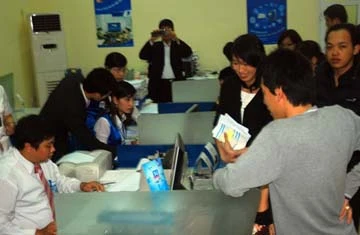 iPhone chính hãng đầu tiên tại Việt Nam đã có chủ ảnh 2