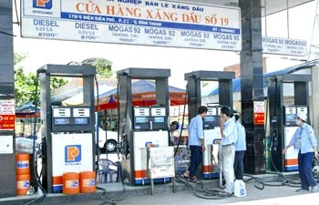 Hầu hết cửa hàng gian lận xăng dầu tại TP HCM đều ở vùng ven, trên các tuyến quốc lộ. Ảnh minh họa.