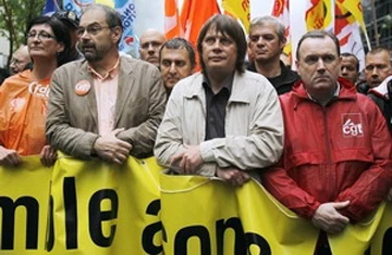 Gần 400.000 lao động Pháp biểu tình, đình công ảnh 1