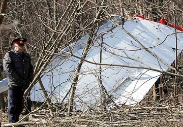 Đã tìm thấy thi thể Tổng thống Ba Lan trong vụ rớt máy bay ảnh 1