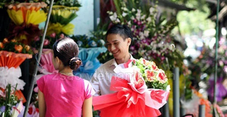 Thạc sĩ CNTT "hẹn hò" Mai Phương Thuý với "giá" 1.000 USD ảnh 2