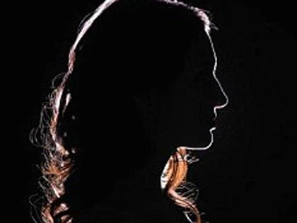 Bố chồng ép con dâu làm nô lệ tình dục! ảnh 1