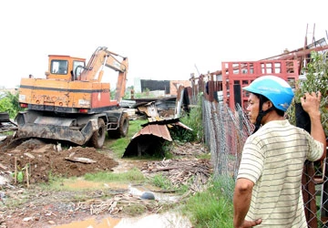 Tháo dỡ 30 căn nhà không phép tại Bình Chánh ảnh 1