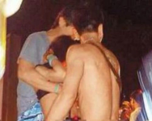 Lộ ảnh "sex tập thể" tại Liên hoan ca nhạc Đài Loan? ảnh 1 Lộ ảnh "sex tập thể" tại Liên hoan ca nhạc Đài Loan? ảnh 1