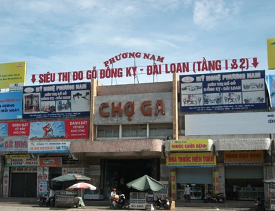 Chợ ga Vinh “đóng cửa” vì phát hiện một người treo cổ ảnh 1 Chợ ga Vinh “đóng cửa” vì phát hiện một người treo cổ ảnh 1