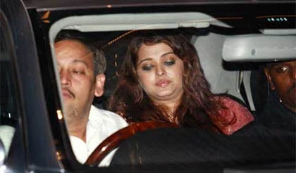 Nỗi khổ của người phụ nữ đẹp nhất thế giới ảnh 2