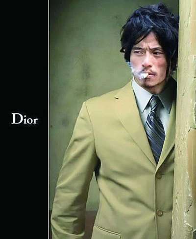 Chàng ăn mày nổi tiếng gây chú ý để tìm người yêu ảnh 5