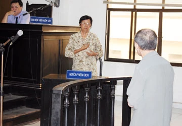 Khi người câm điếc đâm nhau ảnh 1