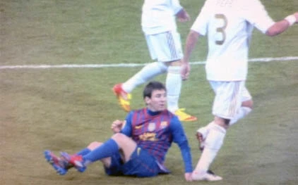 Tiết lộ: Vì sao vụ việc Pepe giẫm lên tay Messi bị ỉm đi? ảnh 1 Tiết lộ: Vì sao vụ việc Pepe giẫm lên tay Messi bị ỉm đi? ảnh 1