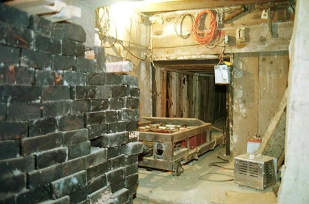 Những đường hầm nổi tiếng thế giới ảnh 4