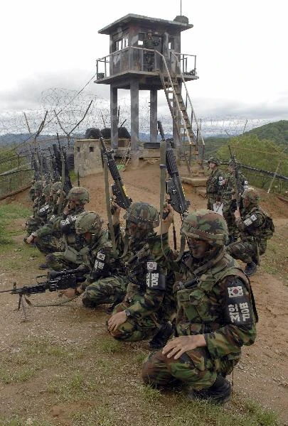 CHDCND Triều Tiên sẵn sàng chiến tranh ảnh 2