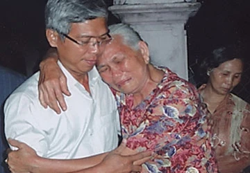 Đoàn tụ sau 45 năm chia cách - Bài 2: Nước mắt ngày hội ngộ ảnh 2