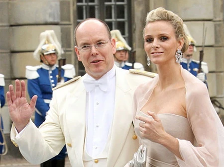 Hoàng tử Monaco chia tay thời độc thân ở tuổi 52 ảnh 1