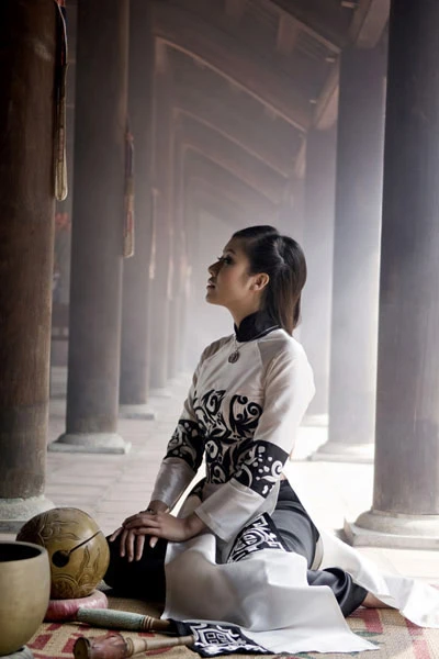 HH Ngô Phương Lan: Người độc thân vui vẻ và bận bịu ảnh 1