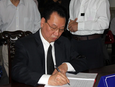 Người thân, đồng nghiệp đưa tiễn Hoàng Cầm ảnh 10