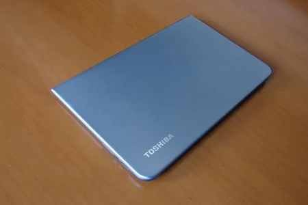 Toshiba ra mắt ultrabook cao cấp màn hình siêu nét ảnh 2