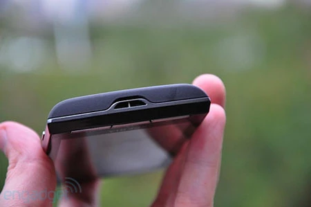 "Đập hộp" Xperia X10 phiên bản Mỹ ảnh 10